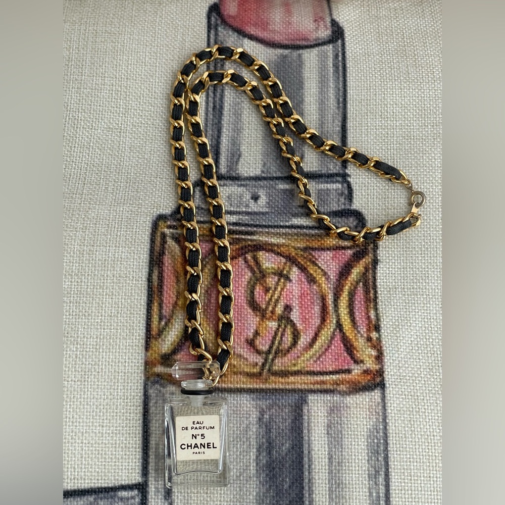 CHANEL No. 5 Mini Vintage Parfum Bottle Necklace